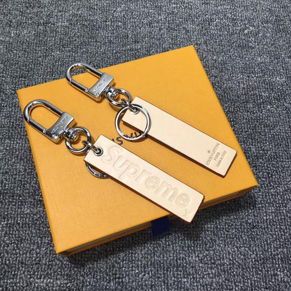 ルイヴィトン シュプリームコピー Louis Vuitton Supreme Downtown Tab Charm Epi キーホルダー APRICOT 8051605